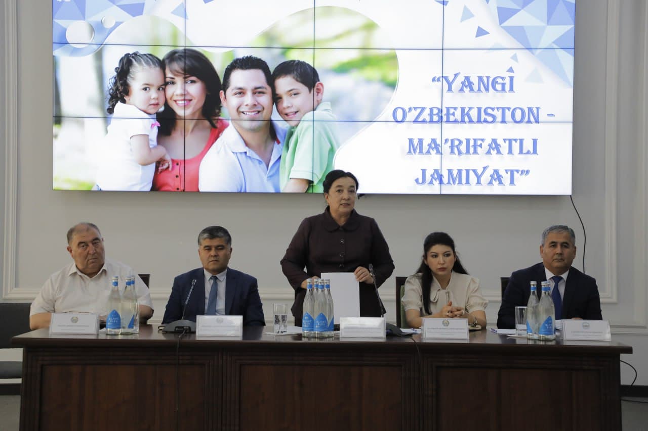 "Янги Ўзбекистон - маърифатли жамият" тамойили асосида хотин-қизларимизнинг жамиятдаги ўрнига бағишланган семинар
