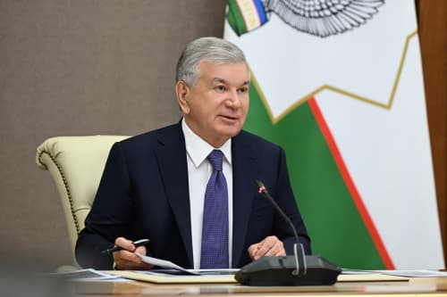 President reviews projects to develop mahallas and social infrastructure in Tashkent