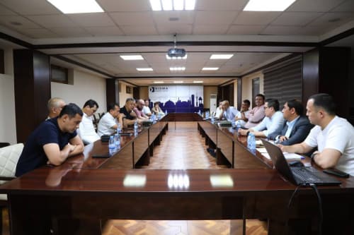 Qurilish loyihalarini kelishish va ma’qullash jarayonlarini takomillashtirish boʻyicha ochiq muloqot boʻlib oʻtdi