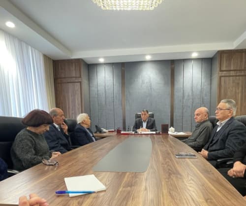 Faxriylar bilan davra suhbati o‘tkazildi