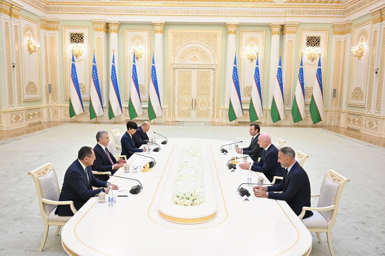 Президент Узбекистана подчеркнул важность расширения партнерства с ФИФА