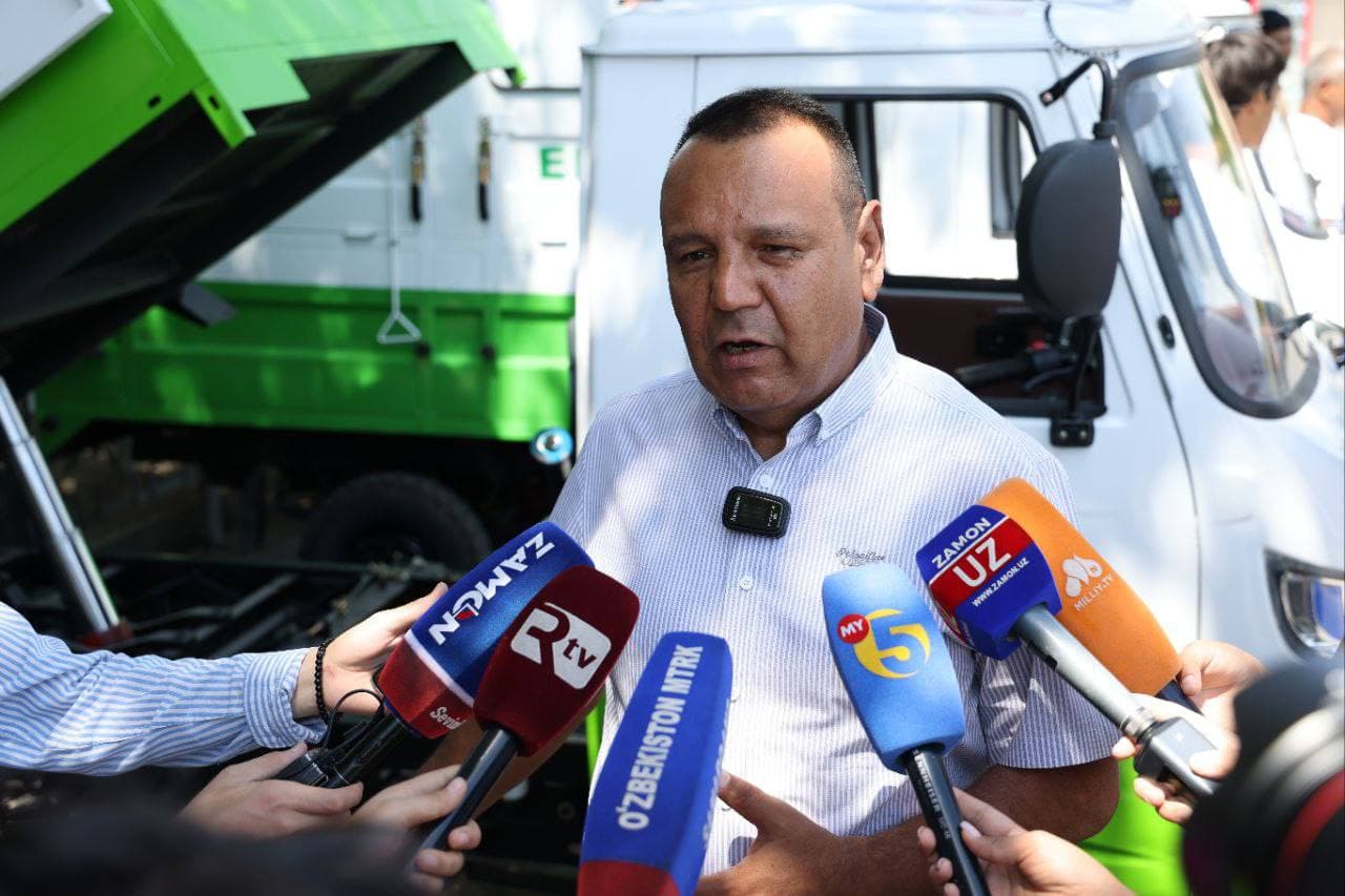 В Самарканде запустили электро мотороллеры для перевозки отходов