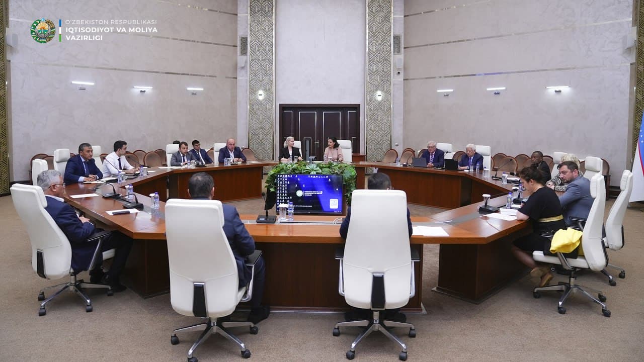 A meeting with representatives of the International Monetary Fund was held